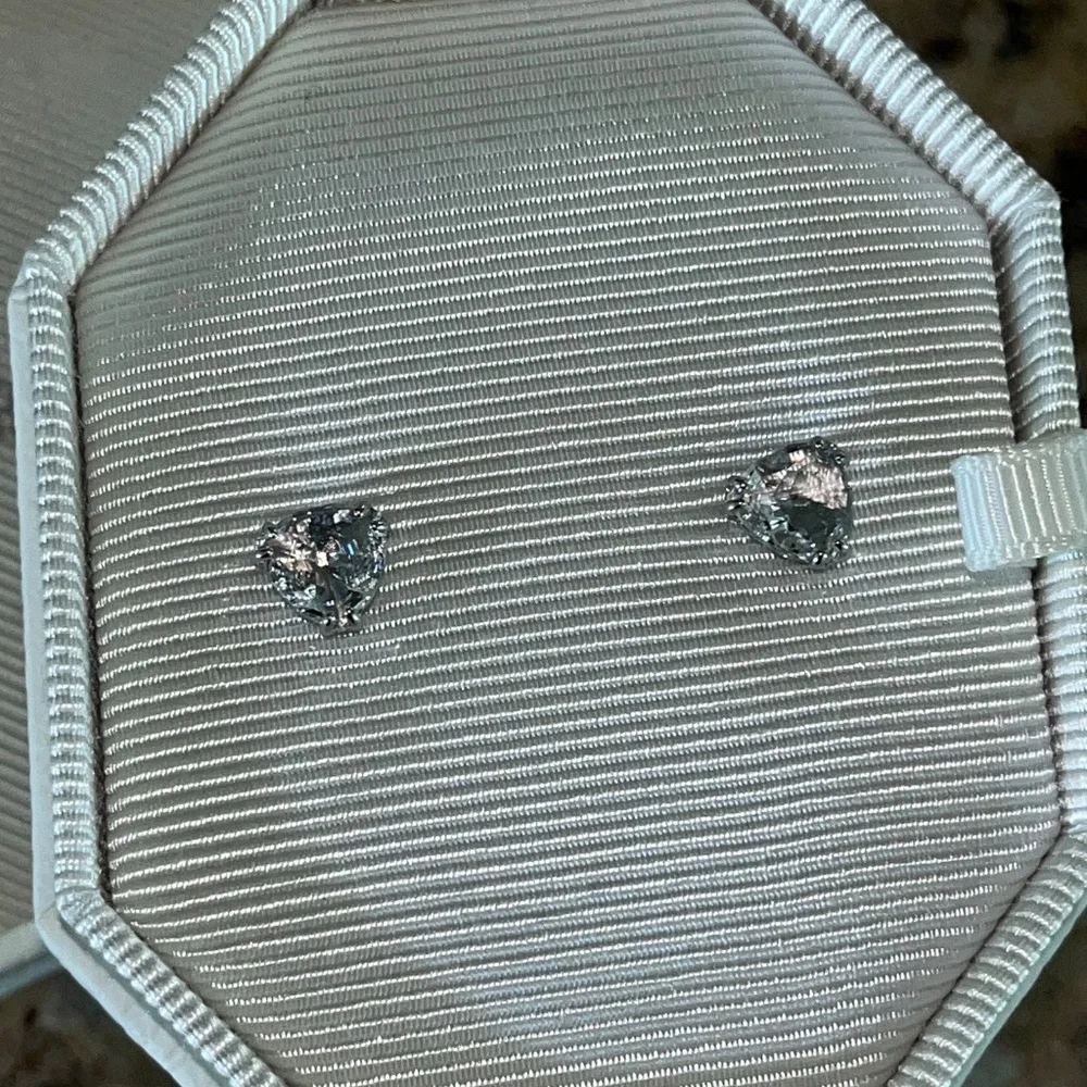 Swarovski Millenia Stud Earrings in White Rhodium Plated with triangle-cut - Picture 2 of 3